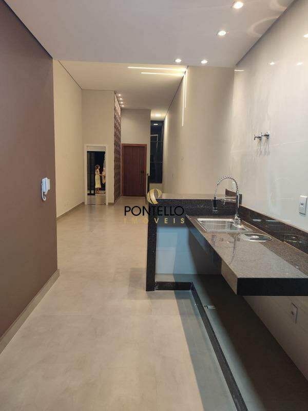 Casa à venda com 3 quartos, 178m² - Foto 5