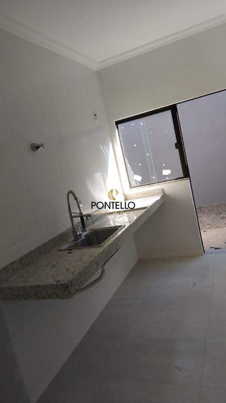 Casa à venda com 2 quartos, 50m² - Foto 8