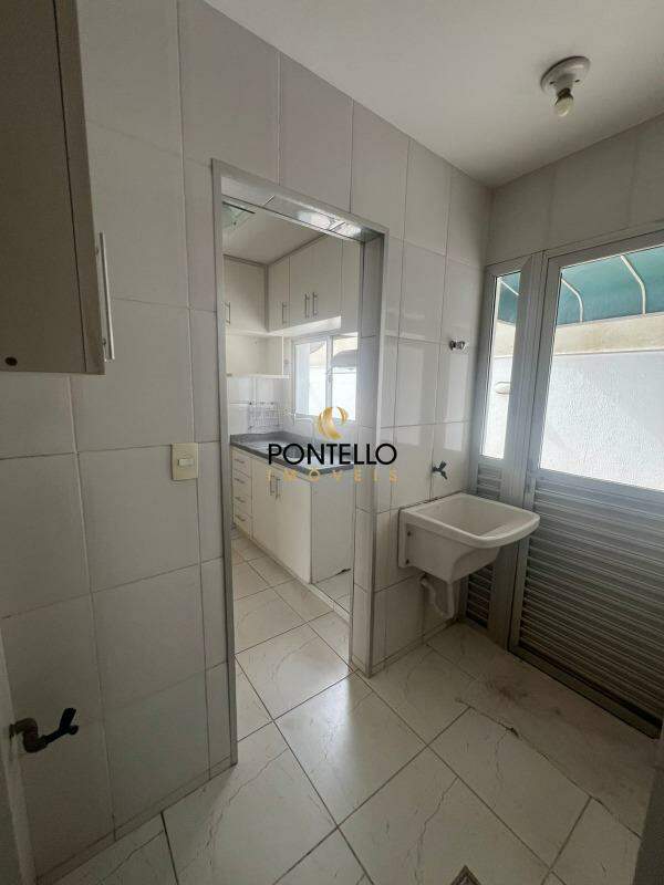 Apartamento para alugar com 3 quartos, 115m² - Foto 13