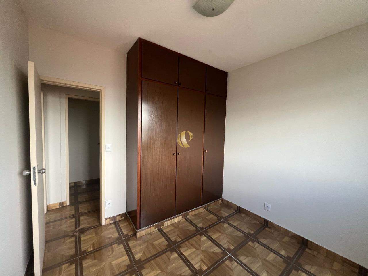 Apartamento para alugar com 4 quartos, 136m² - Foto 13