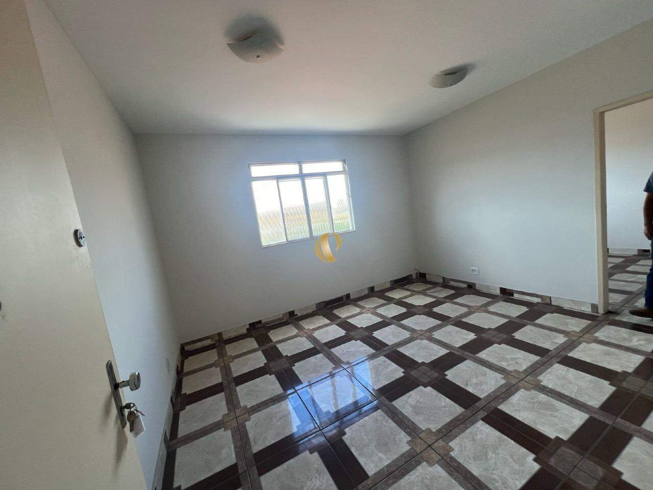 Apartamento para alugar com 4 quartos, 136m² - Foto 3