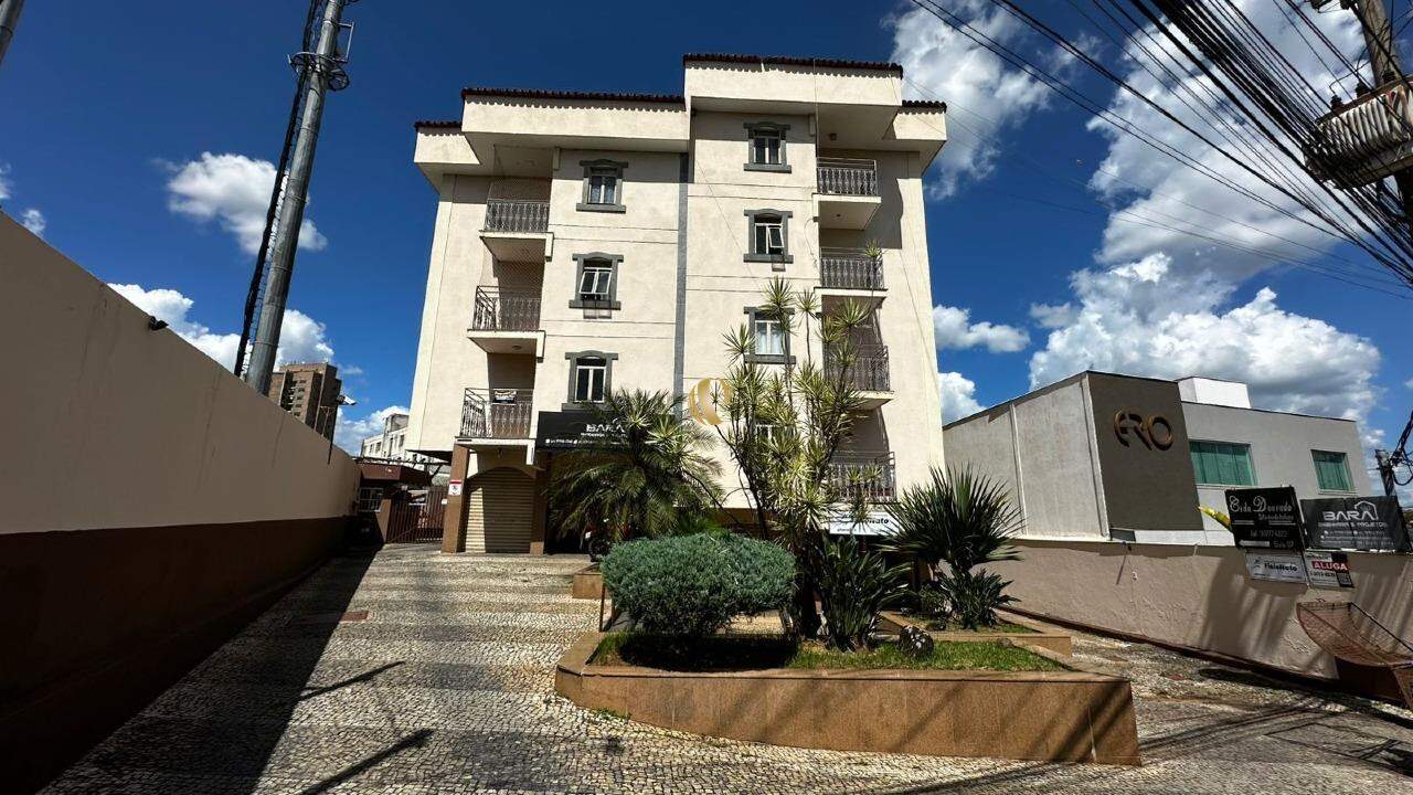 Apartamento para alugar com 4 quartos, 136m² - Foto 1
