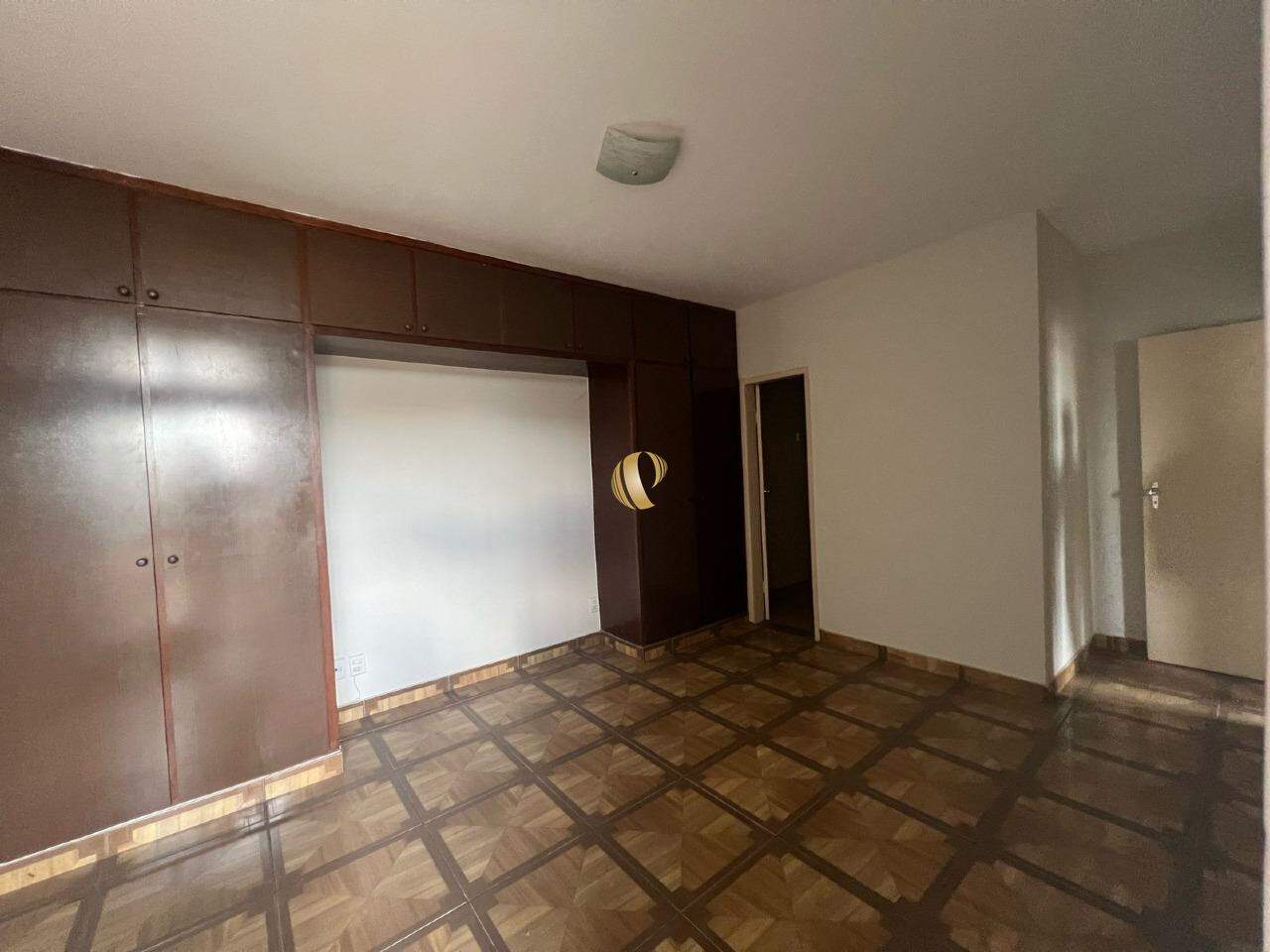 Apartamento para alugar com 4 quartos, 136m² - Foto 14