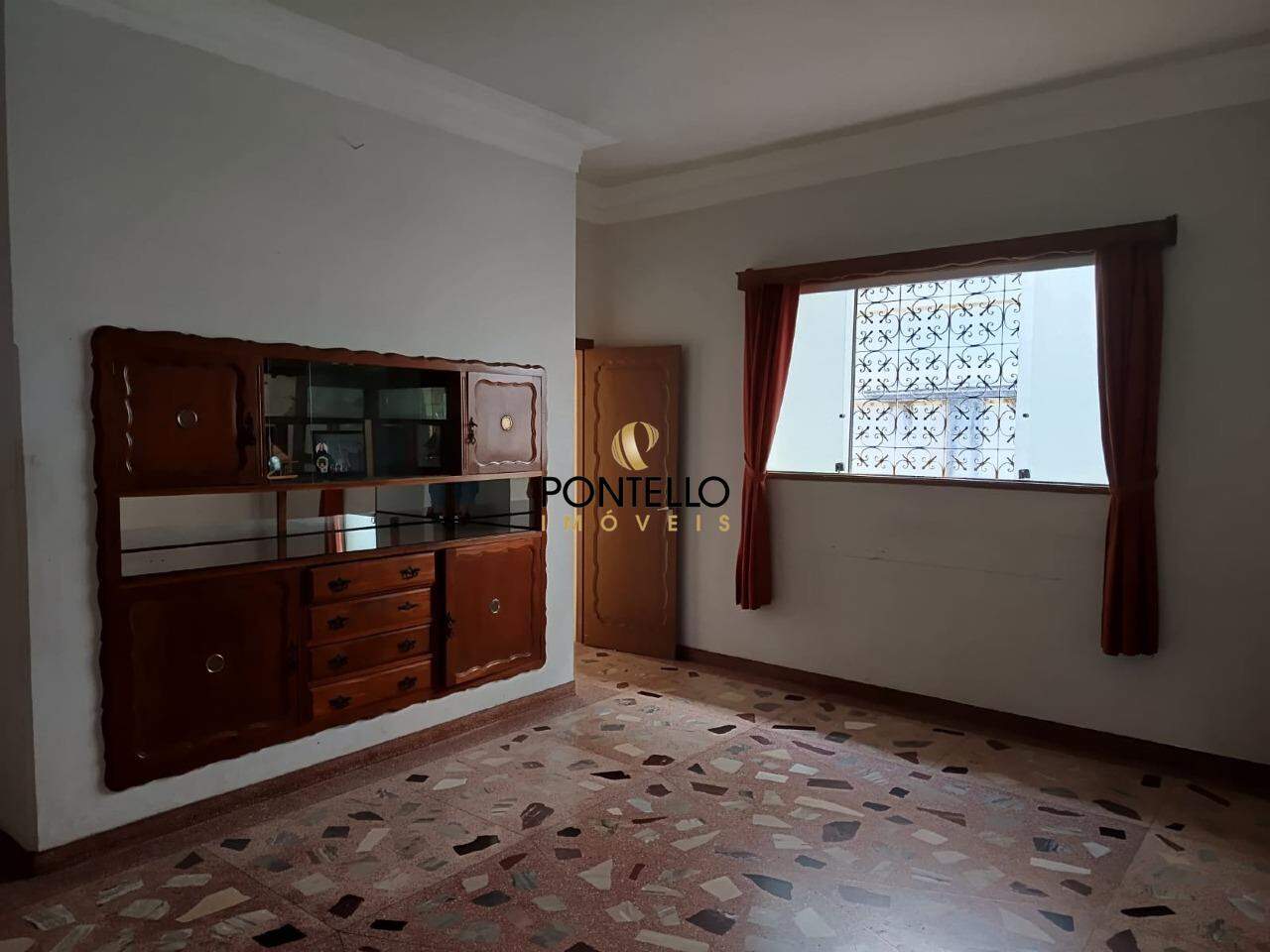 Casa à venda com 5 quartos, 303m² - Foto 8