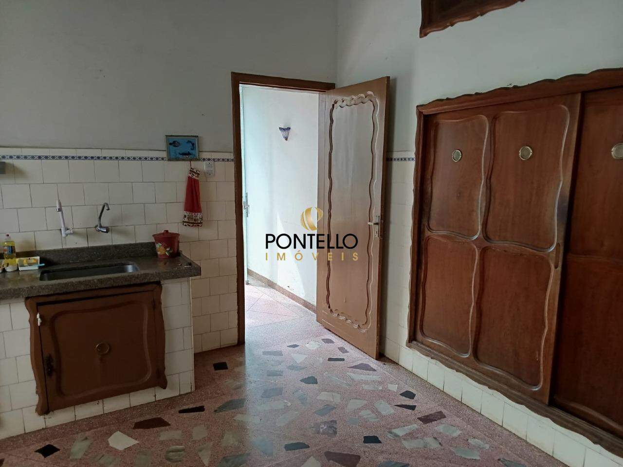 Casa à venda com 5 quartos, 303m² - Foto 10