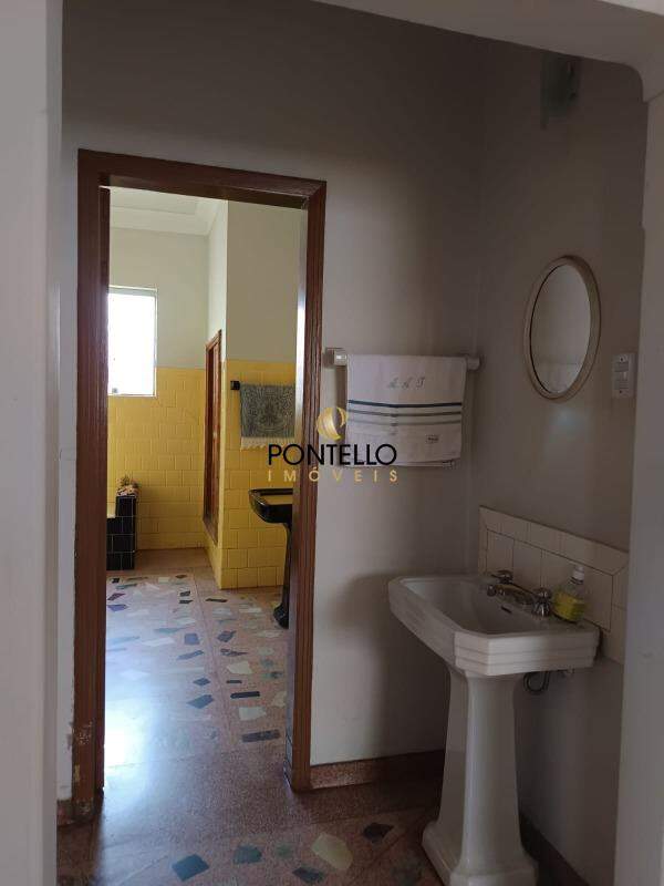 Casa à venda com 5 quartos, 303m² - Foto 18