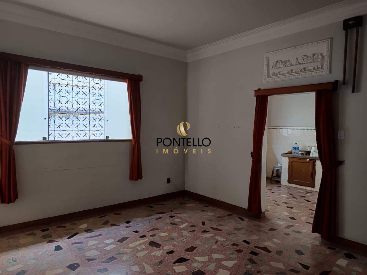 Casa à venda com 5 quartos, 303m² - Foto 9