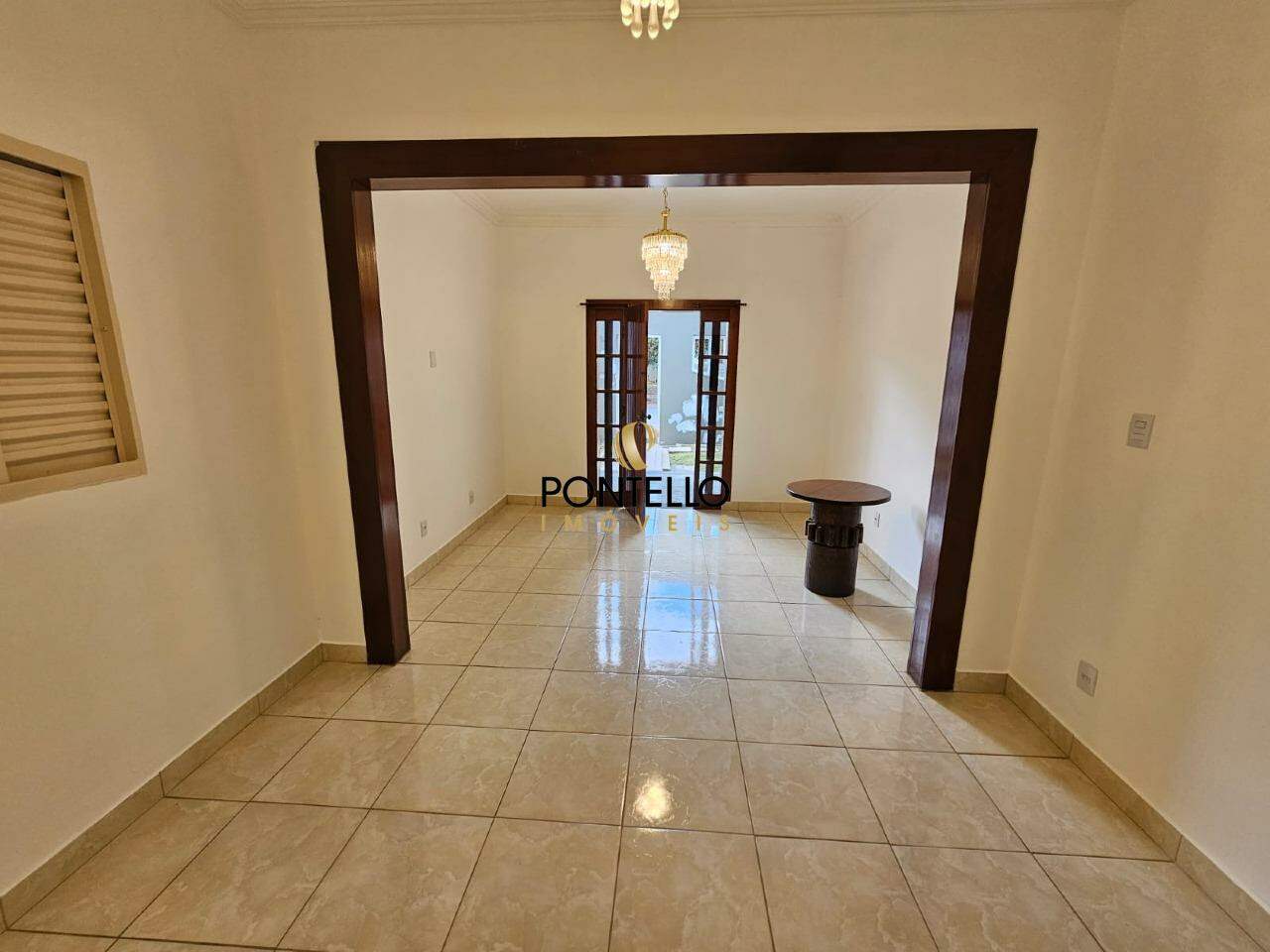 Casa para alugar com 5 quartos, 174m² - Foto 9