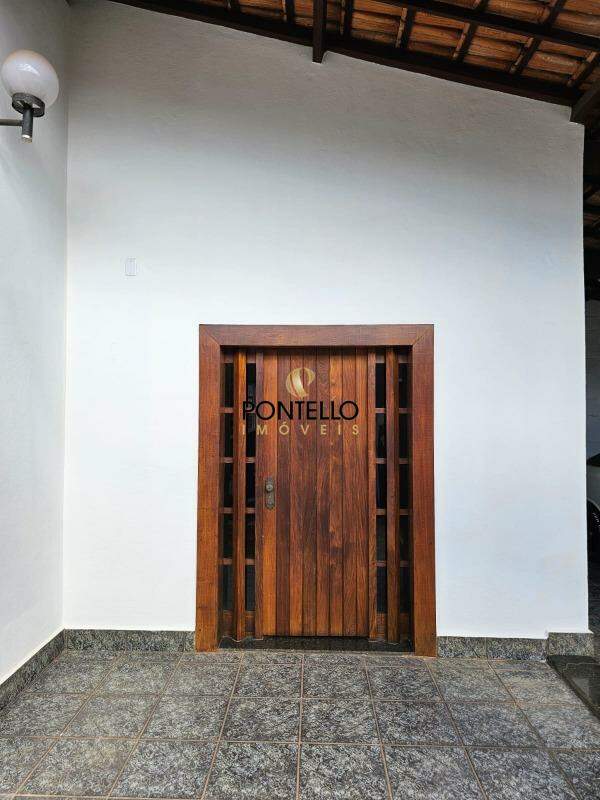 Casa para alugar com 5 quartos, 174m² - Foto 7