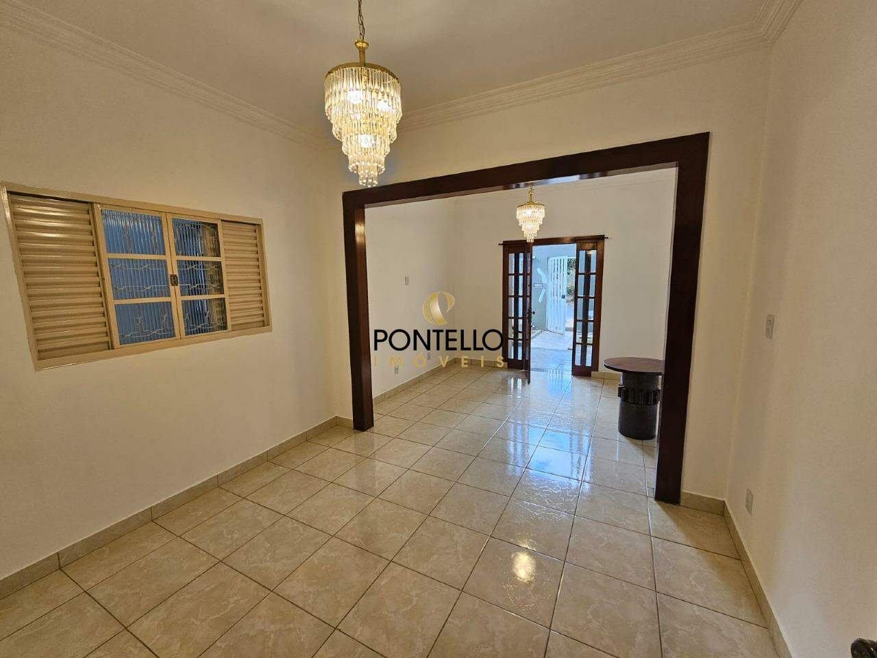 Casa para alugar com 5 quartos, 174m² - Foto 10