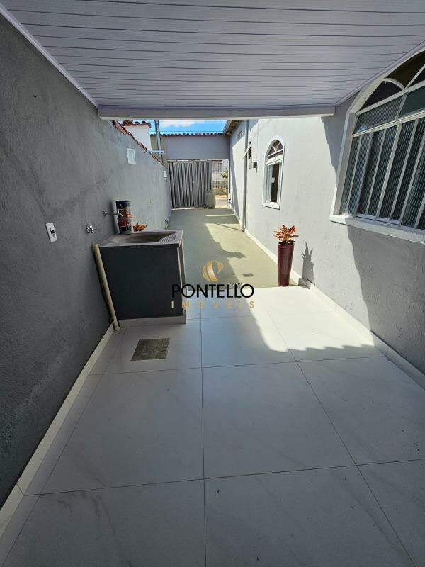 Casa para alugar com 3 quartos, 66m² - Foto 3