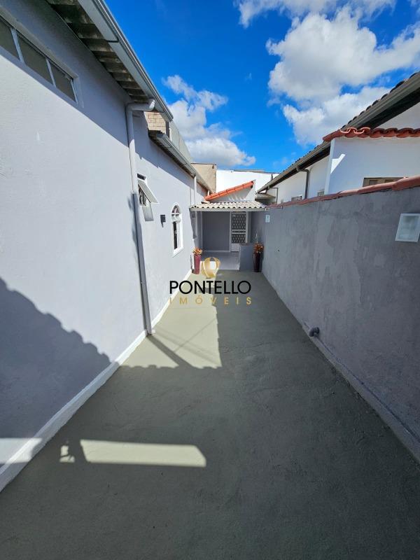Casa para alugar com 3 quartos, 66m² - Foto 2