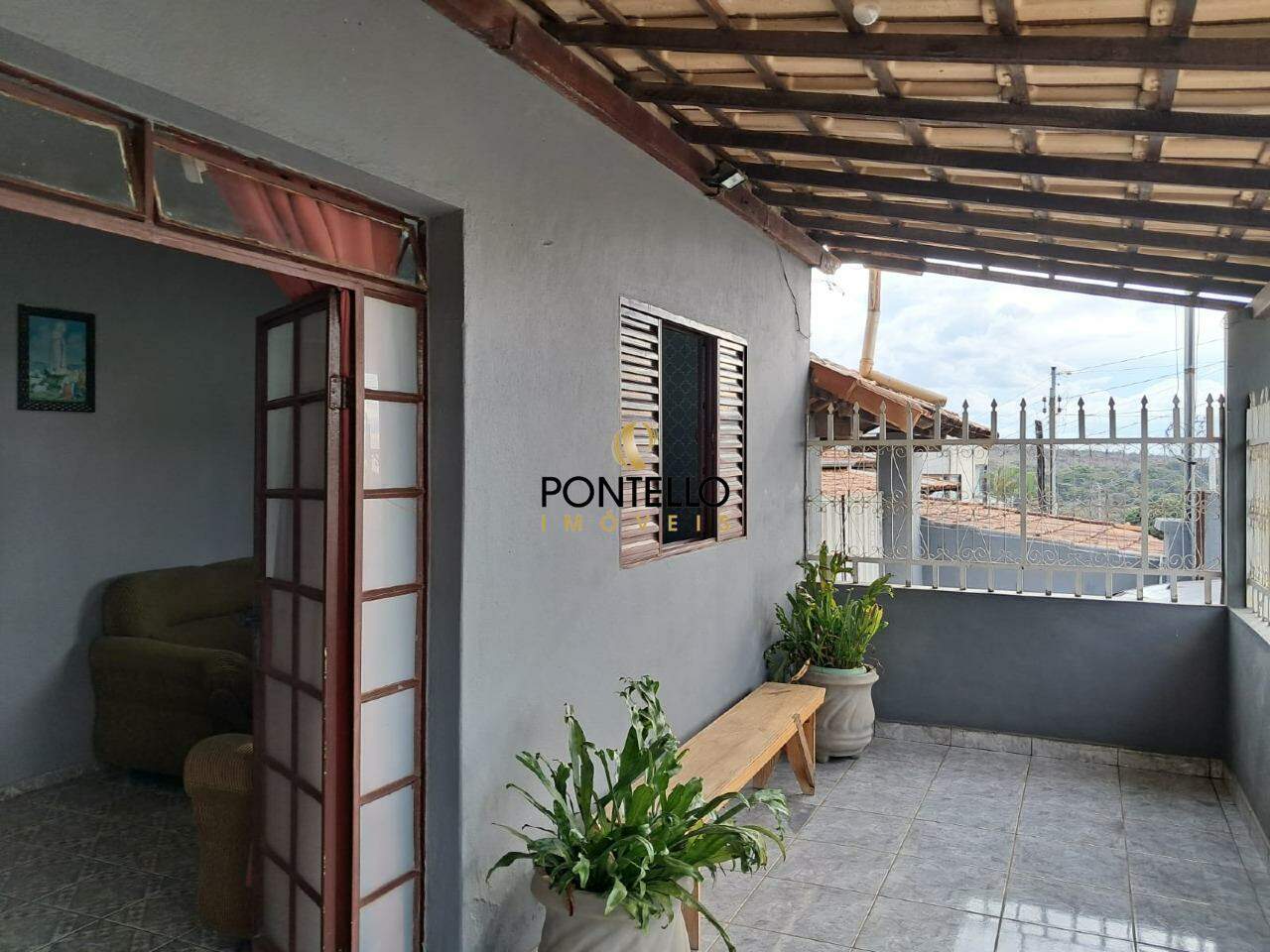 Casa à venda com 3 quartos, 194m² - Foto 3