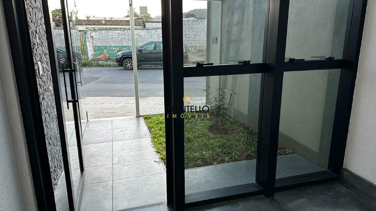 Apartamento à venda com 3 quartos, 157m² - Foto 3
