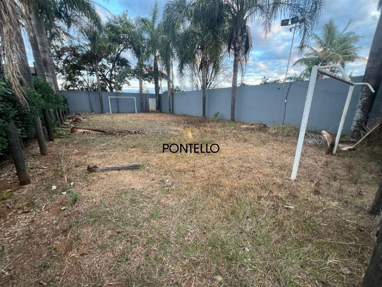 Casa à venda com 2 quartos, 250m² - Foto 20