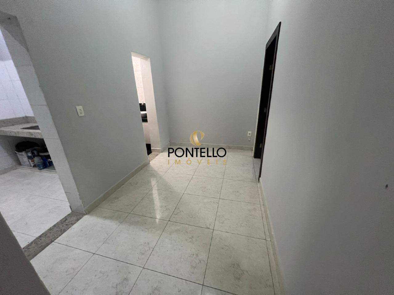 Casa à venda com 2 quartos, 250m² - Foto 7