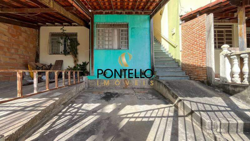 Casa à venda com 3 quartos, 65m² - Foto 1