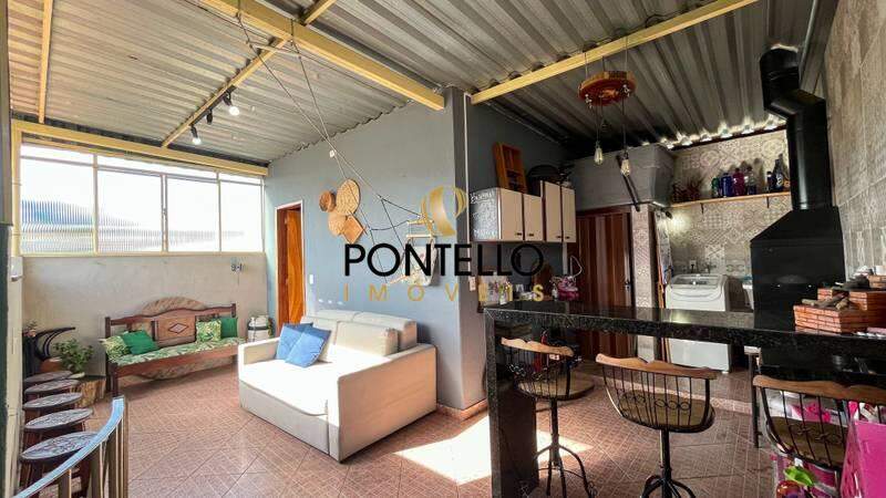 Casa à venda com 3 quartos, 65m² - Foto 2