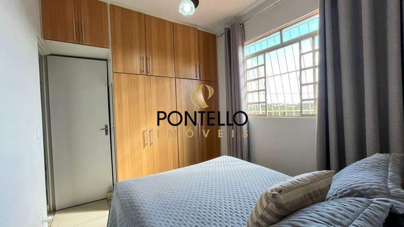 Casa à venda com 3 quartos, 65m² - Foto 4