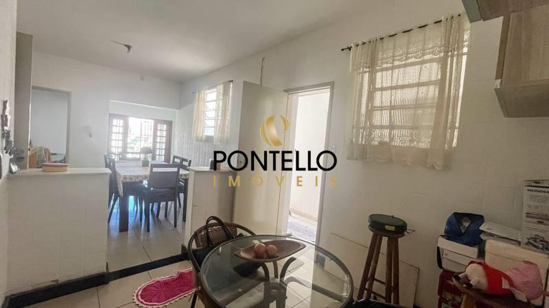 Casa, 3 quartos, 193 m² - Foto 1