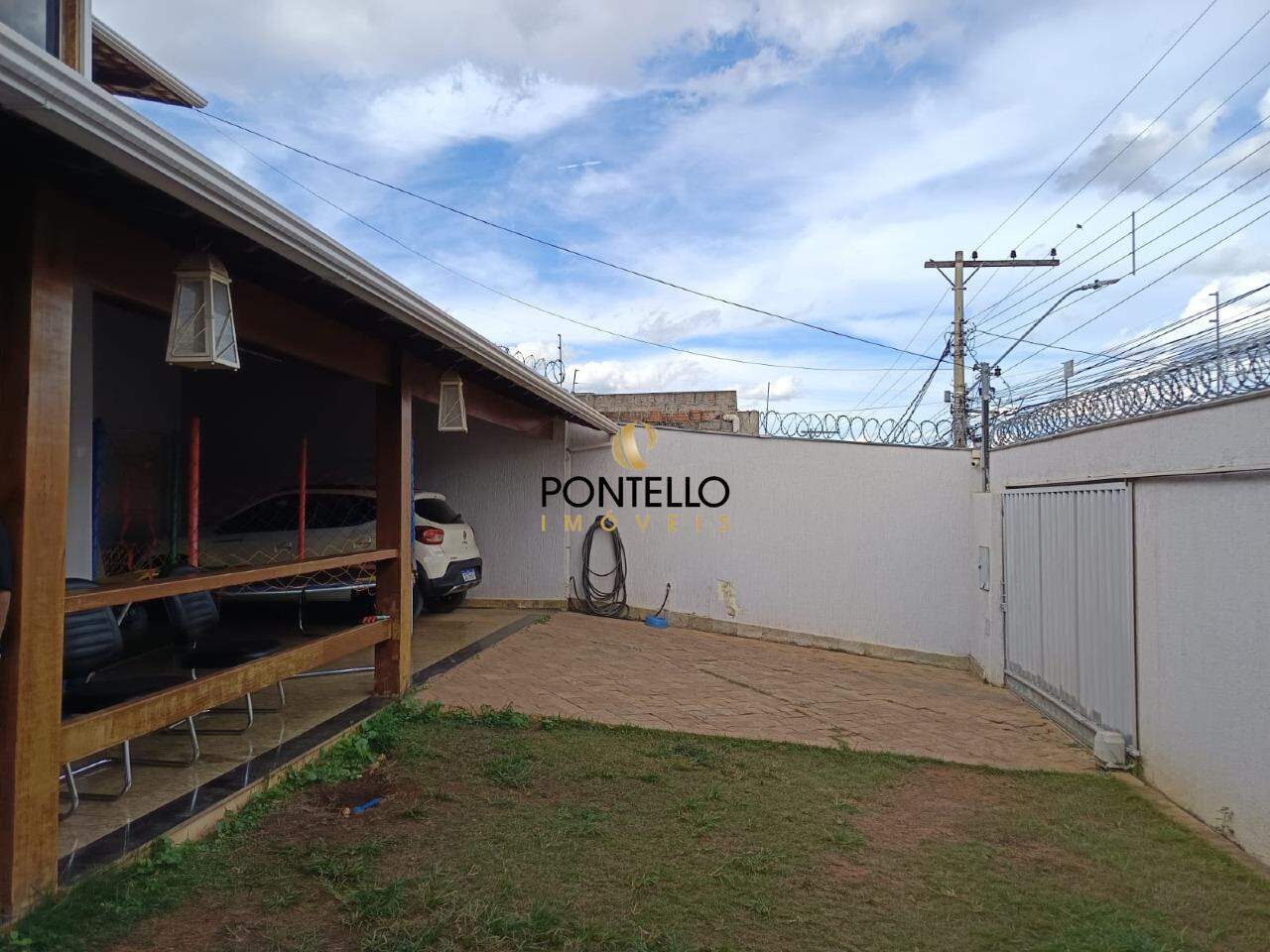 Casa à venda com 6 quartos, 172m² - Foto 3