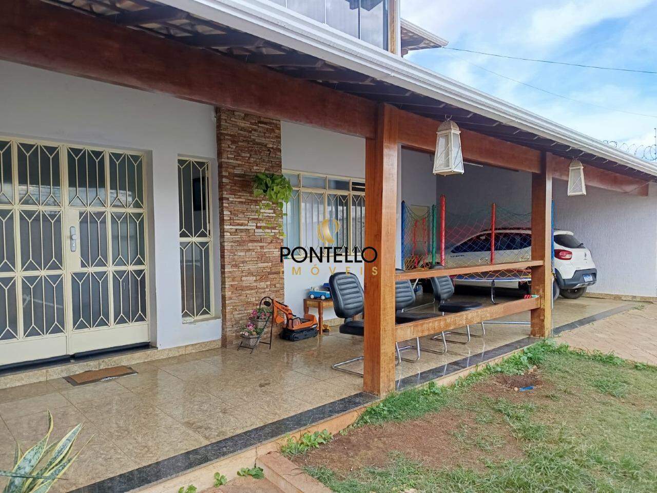 Casa à venda com 6 quartos, 172m² - Foto 2