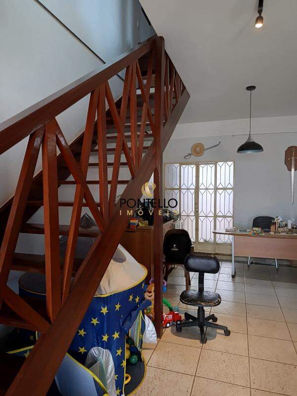 Casa à venda com 6 quartos, 172m² - Foto 6