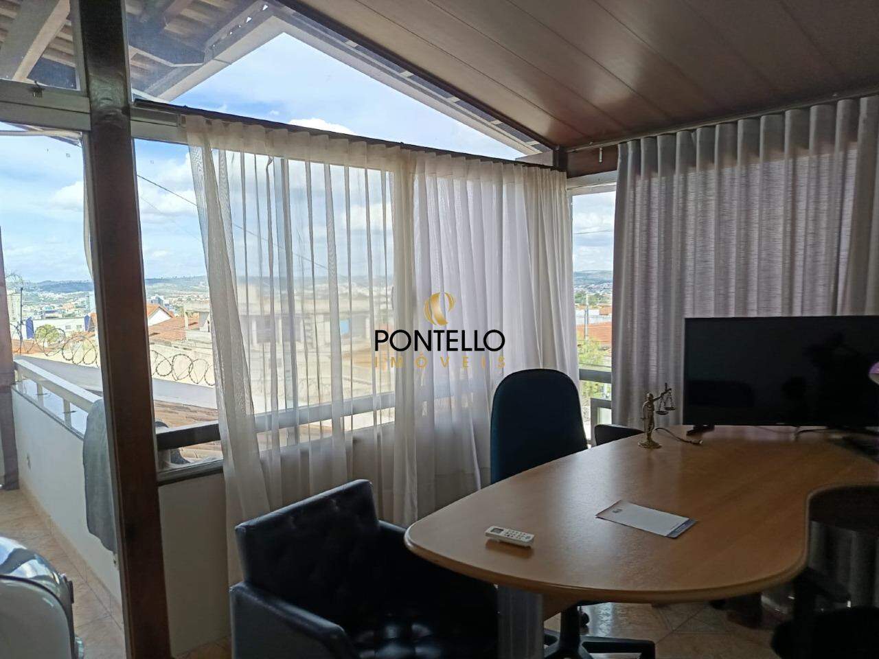 Casa à venda com 6 quartos, 172m² - Foto 21