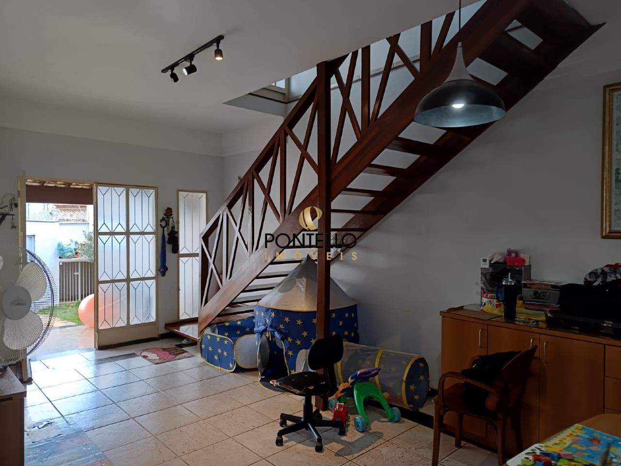 Casa à venda com 6 quartos, 172m² - Foto 7