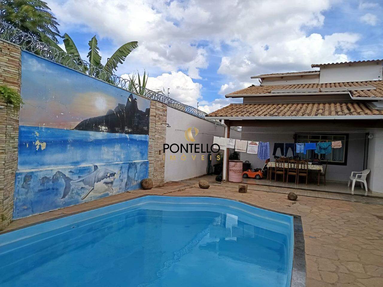 Casa à venda com 6 quartos, 172m² - Foto 25