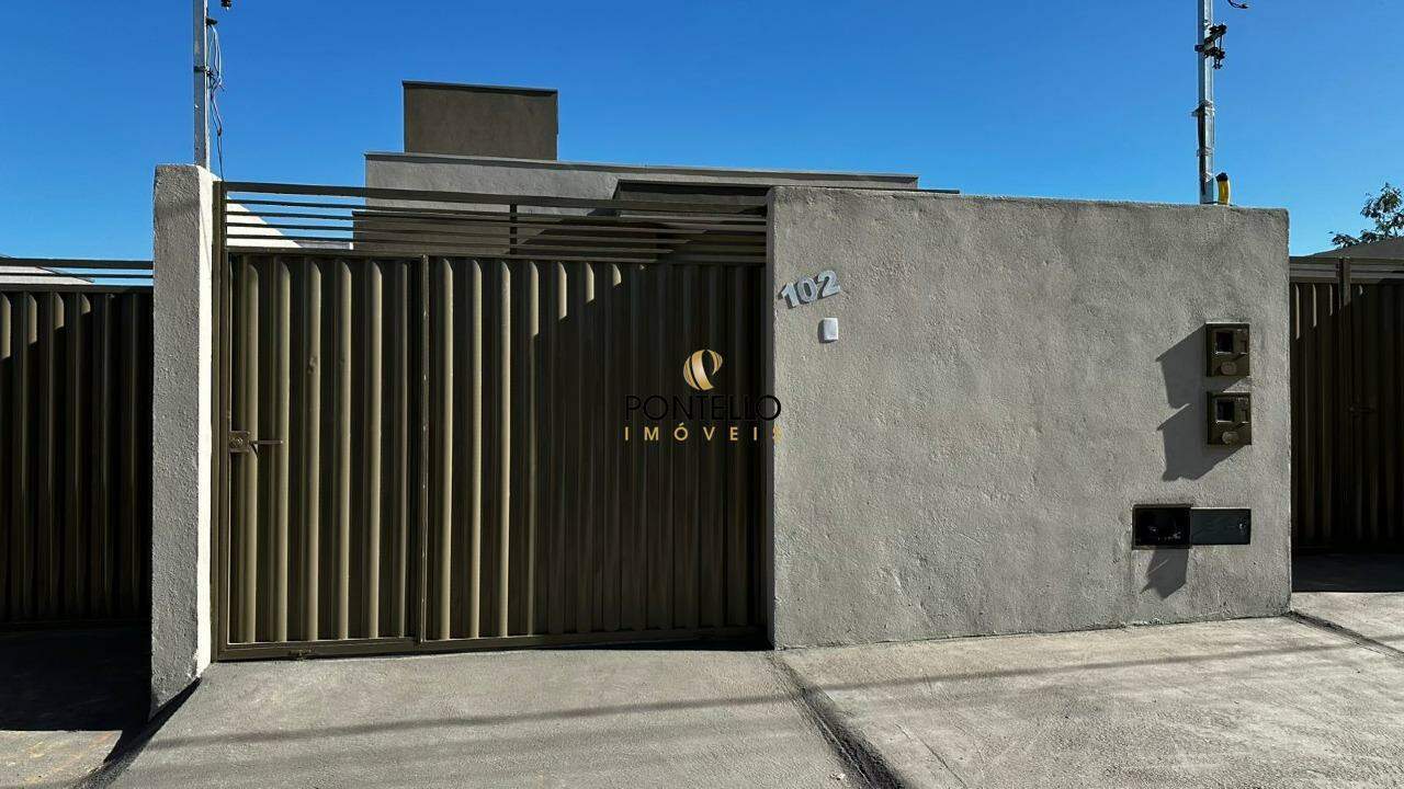 Casa à venda com 2 quartos, 60m² - Foto 1