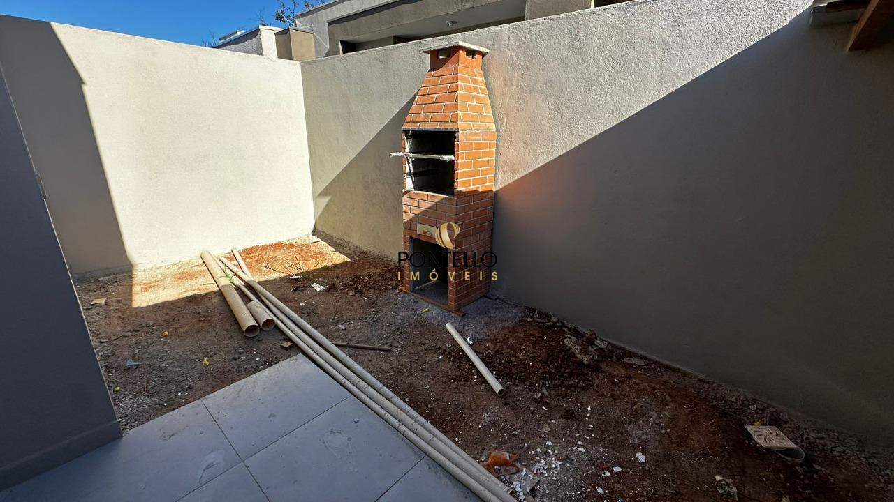 Casa à venda com 2 quartos, 60m² - Foto 9