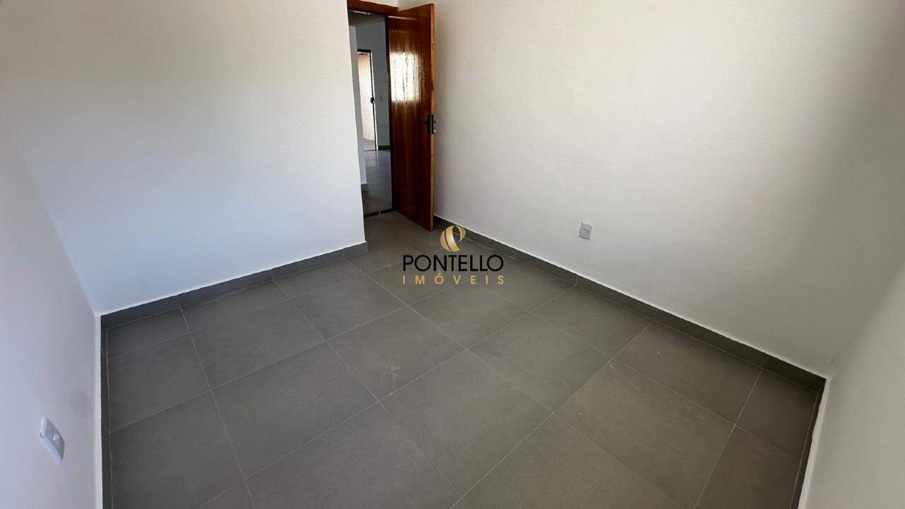 Casa à venda com 2 quartos, 60m² - Foto 7