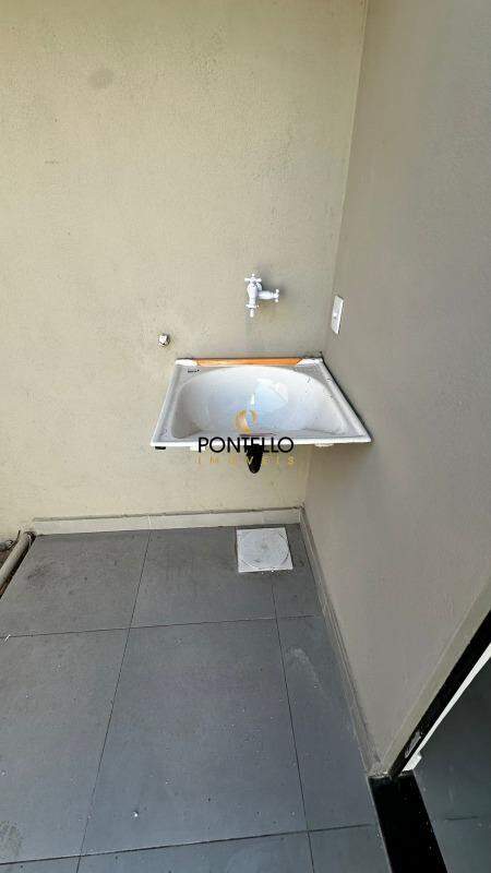 Casa à venda com 2 quartos, 60m² - Foto 10