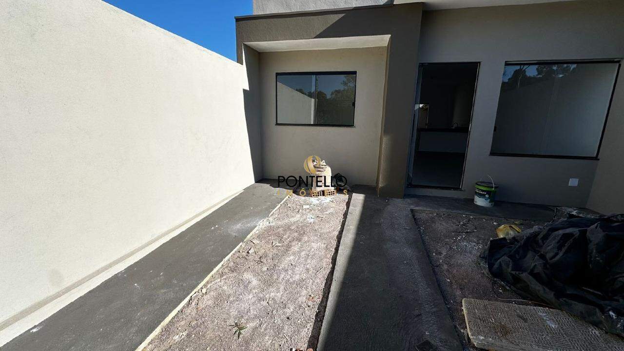 Casa à venda com 2 quartos, 60m² - Foto 2