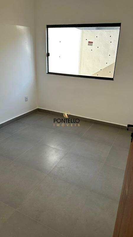 Casa à venda com 2 quartos, 60m² - Foto 5