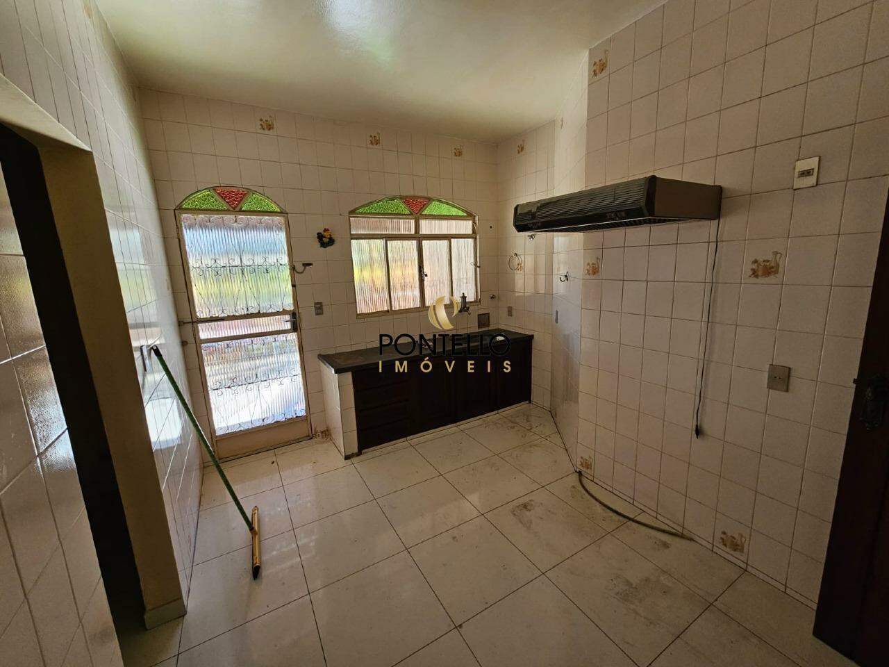Casa para alugar com 4 quartos, 218m² - Foto 13