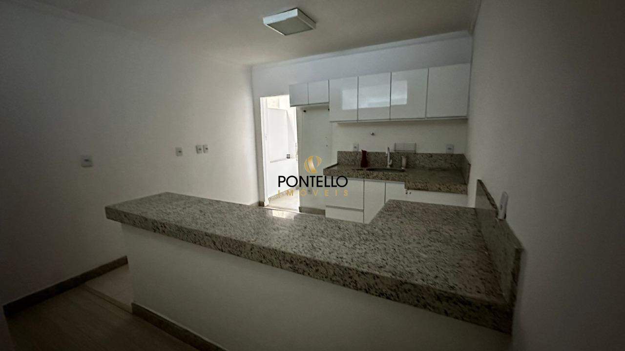 Apartamento para alugar com 4 quartos, 140m² - Foto 3