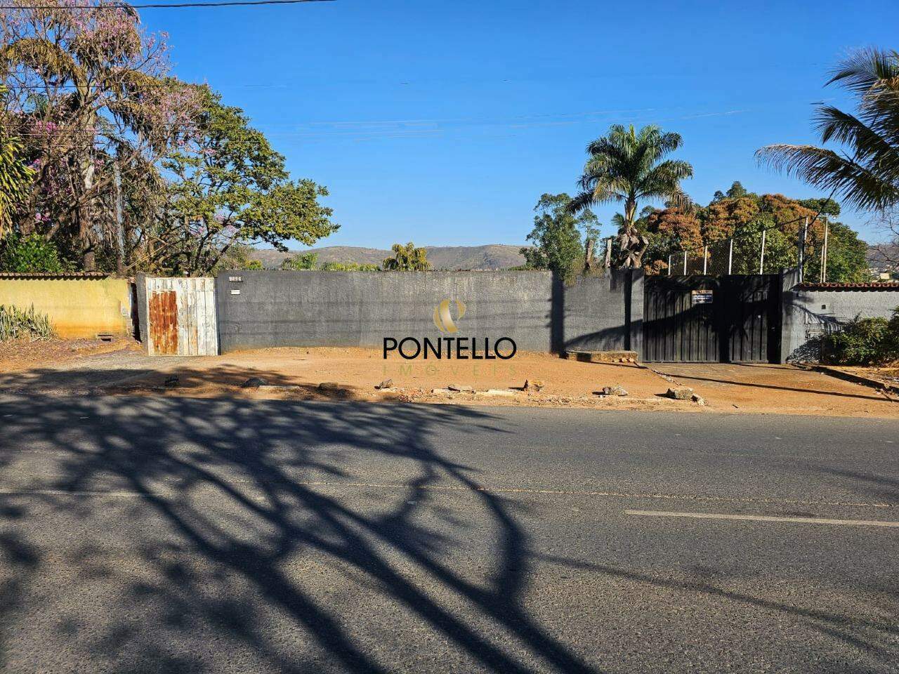 Chácara à venda com 3 quartos, 300m² - Foto 1