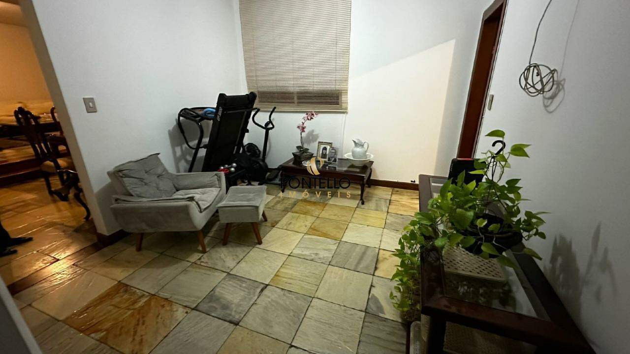 Apartamento à venda com 3 quartos, 160m² - Foto 2