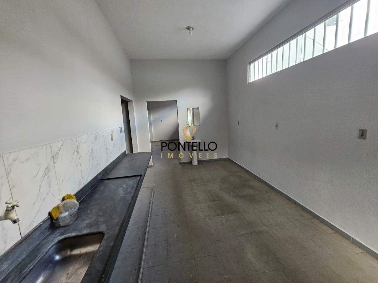 Casa para alugar com 5 quartos, 252m² - Foto 19