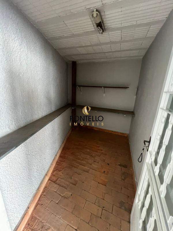 Casa para alugar com 5 quartos, 252m² - Foto 23