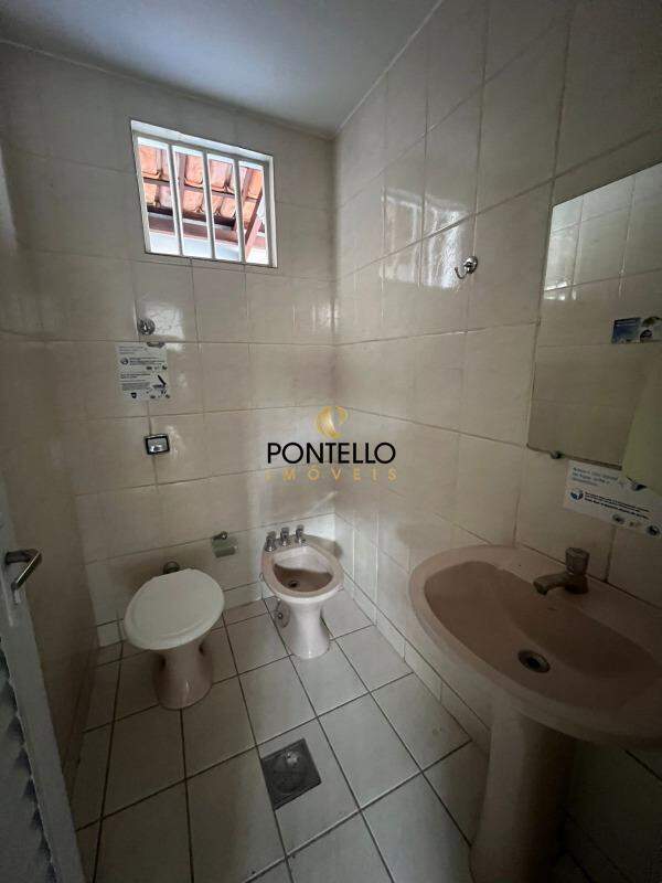 Casa para alugar com 5 quartos, 252m² - Foto 20