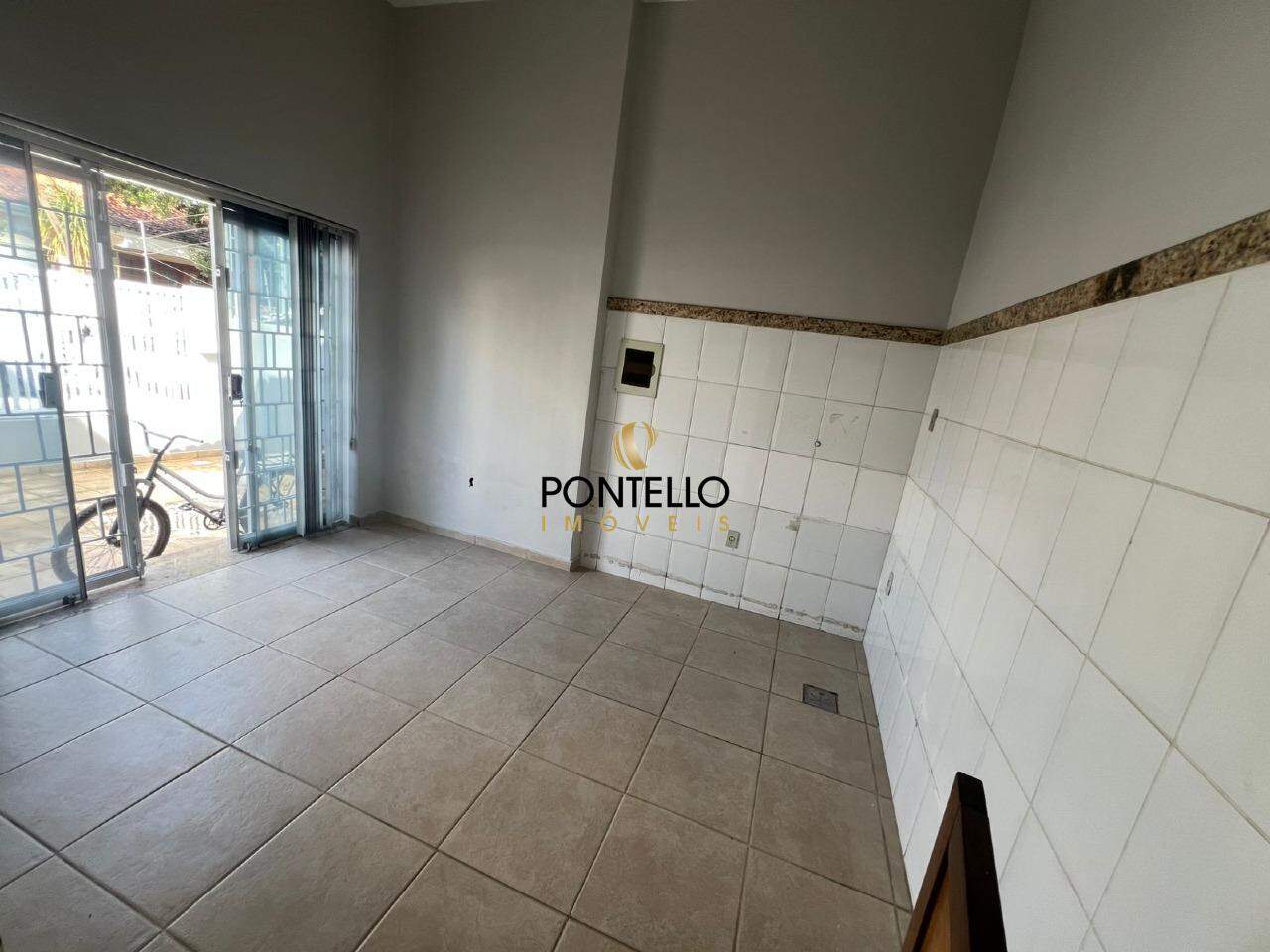 Casa para alugar com 5 quartos, 252m² - Foto 13