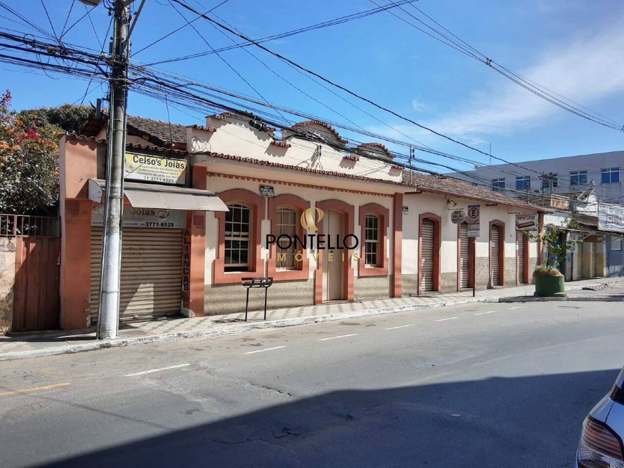 Casa para alugar com 6 quartos, 1285m² - Foto 2