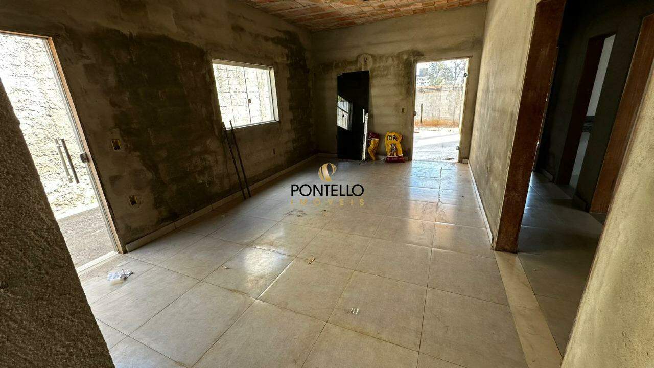 Casa à venda com 3 quartos, 136m² - Foto 3