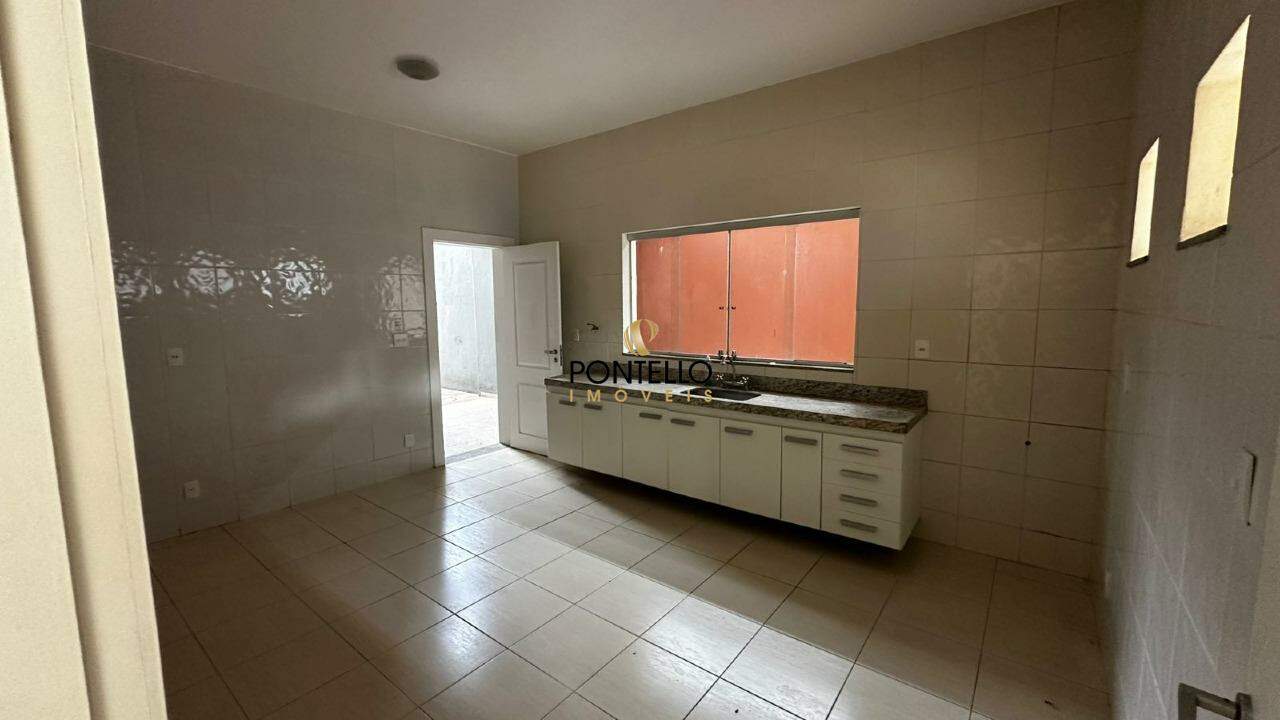 Casa, 3 quartos, 190 m² - Foto 4