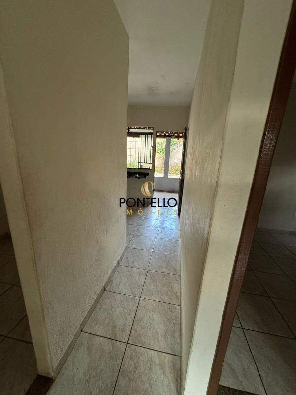 Casa à venda com 2 quartos, 100m² - Foto 4