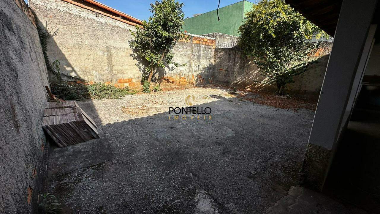 Casa à venda com 2 quartos, 100m² - Foto 14
