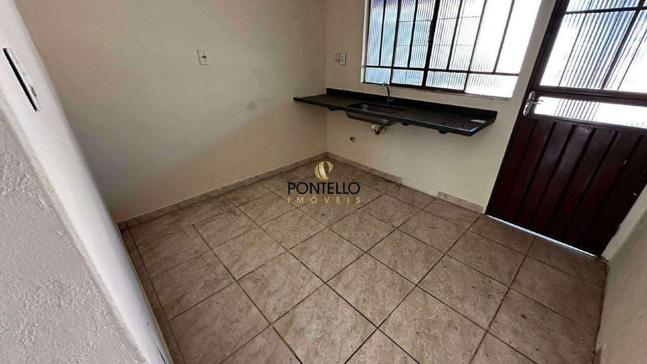 Casa à venda com 2 quartos, 100m² - Foto 5